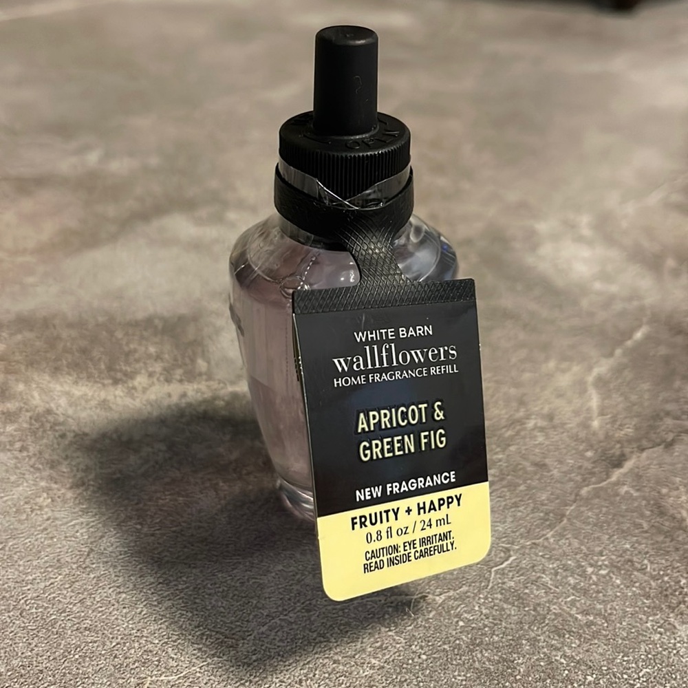 ⭐️NEW! BBW Wallflower plug in scent refill